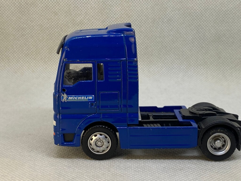 1/50 MAJORETTE MAN TGA MİCHELİN edition Çekici - 4