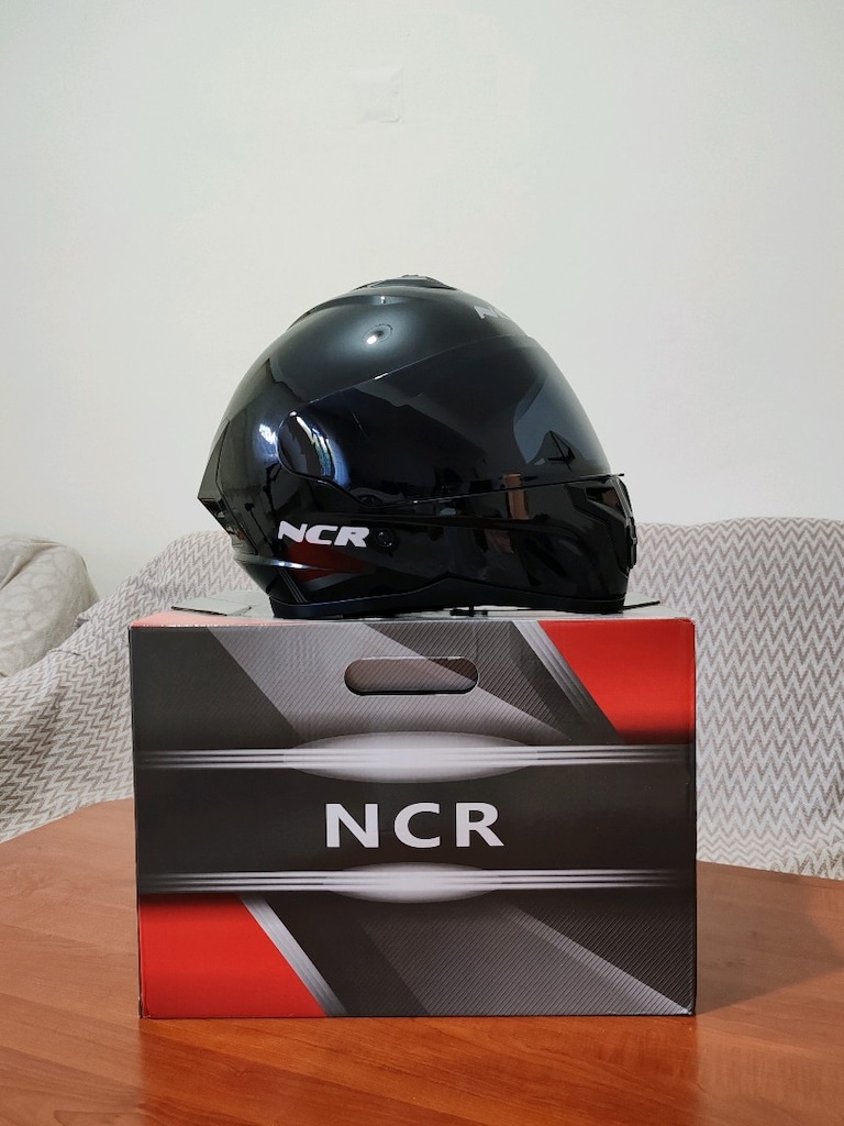 ECE BELGELİ SİYAH VİZÖRLÜ PARLAK SİYAH NCR MOTORSİKLET KASKI (L BEDEN)