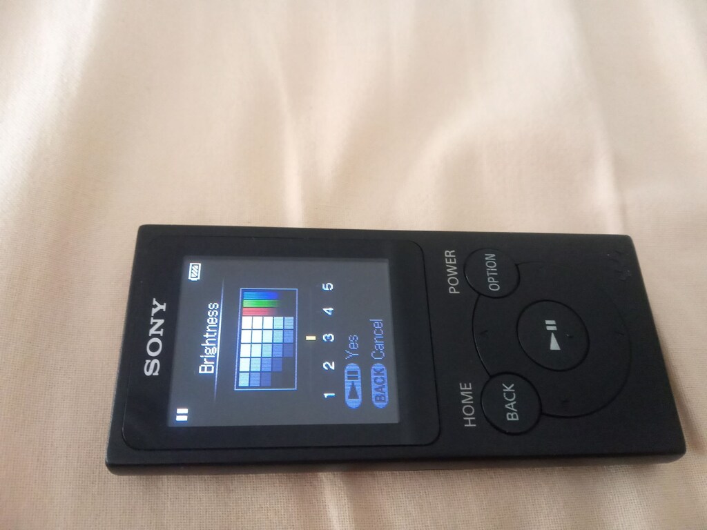 Sony NW-E394 ve MDR-J10 - 2