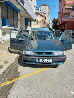 Renault 19