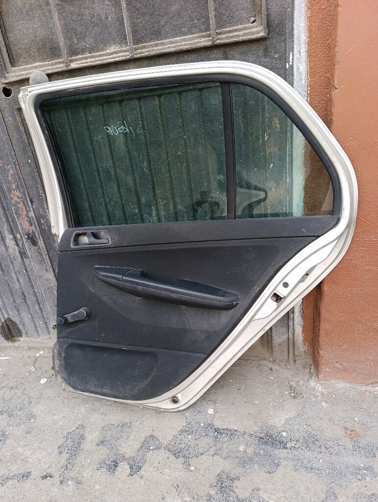 SKODA FABİA SAĞ ARKA ORİJİNAL KAPI - 4