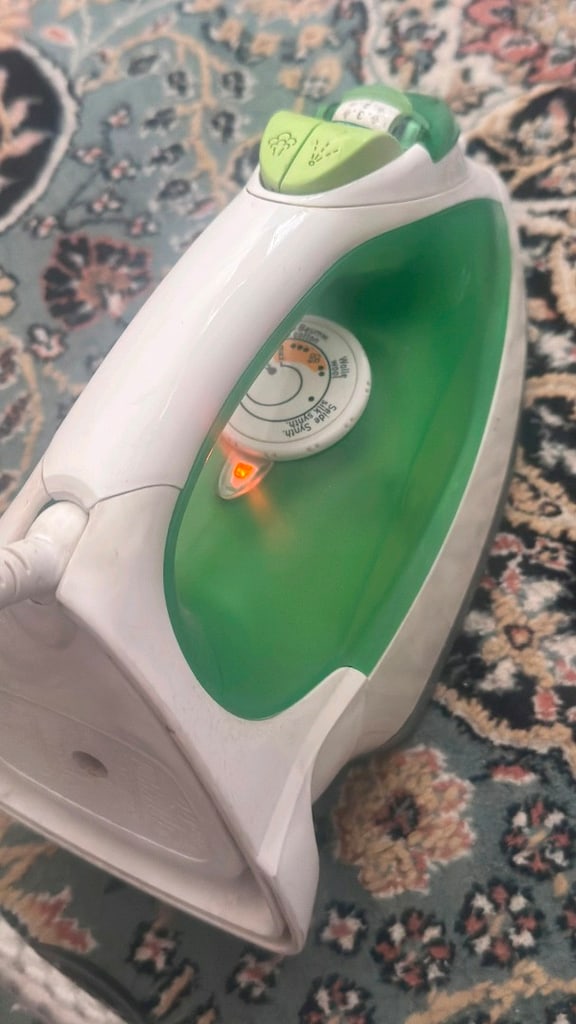 ihtiyaç sahibine ücretsiz sağlam çalışır ütü - 4
