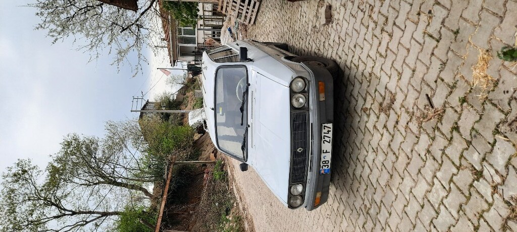 Renault 12