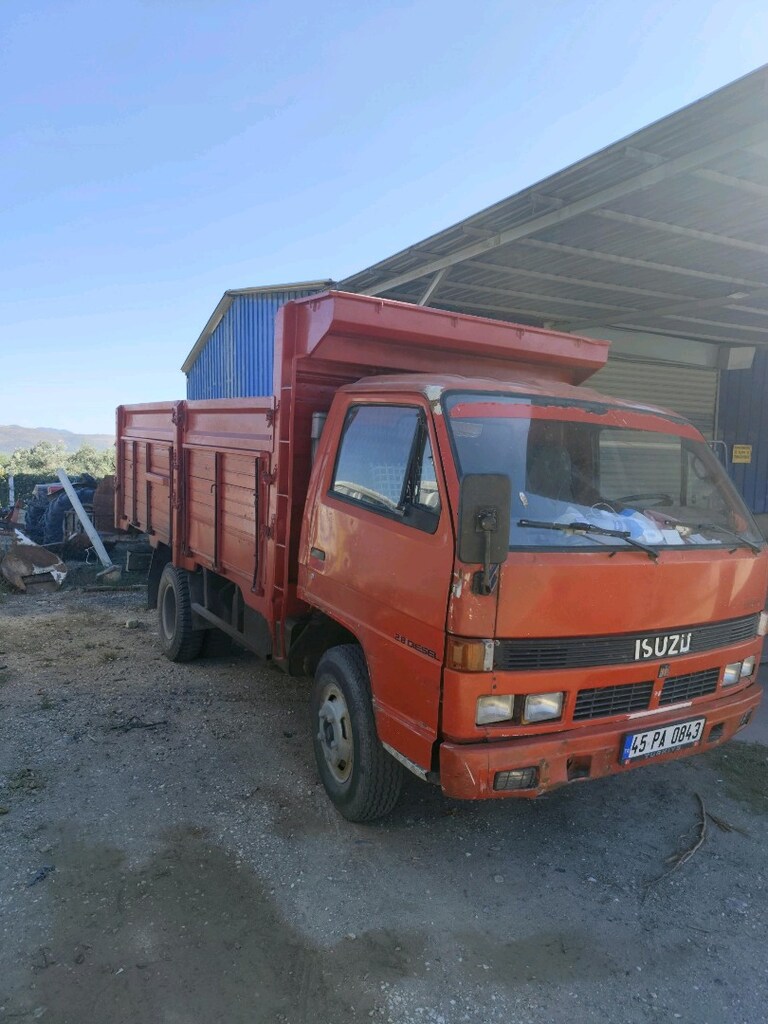 Isuzu 1991 model NKR white - 11