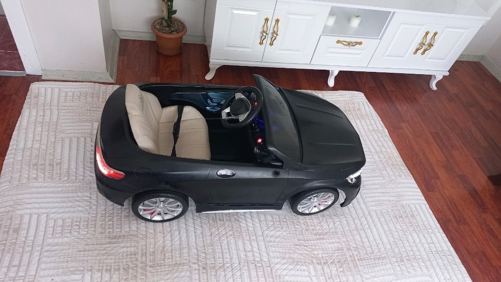 mercedes lisanslı Bluetoothlu radyolu usbli akülü araba 12volt - 2
