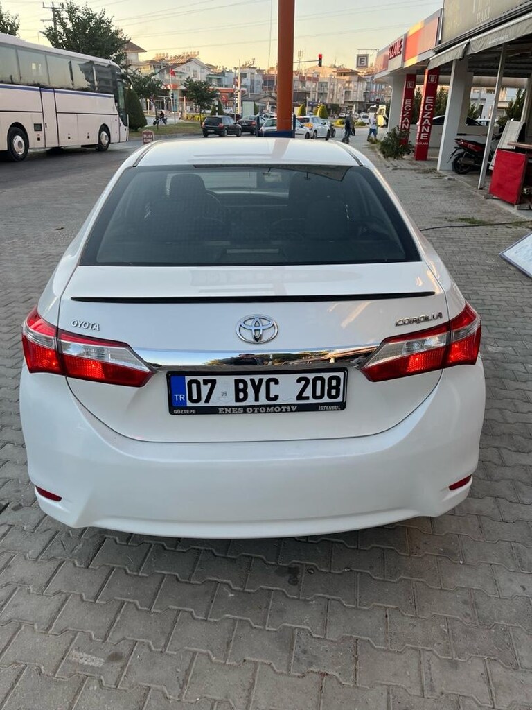 ÖĞRETMENDEN TEMİZ VE BAKIMLI OTOMATİK COROLLA - 3