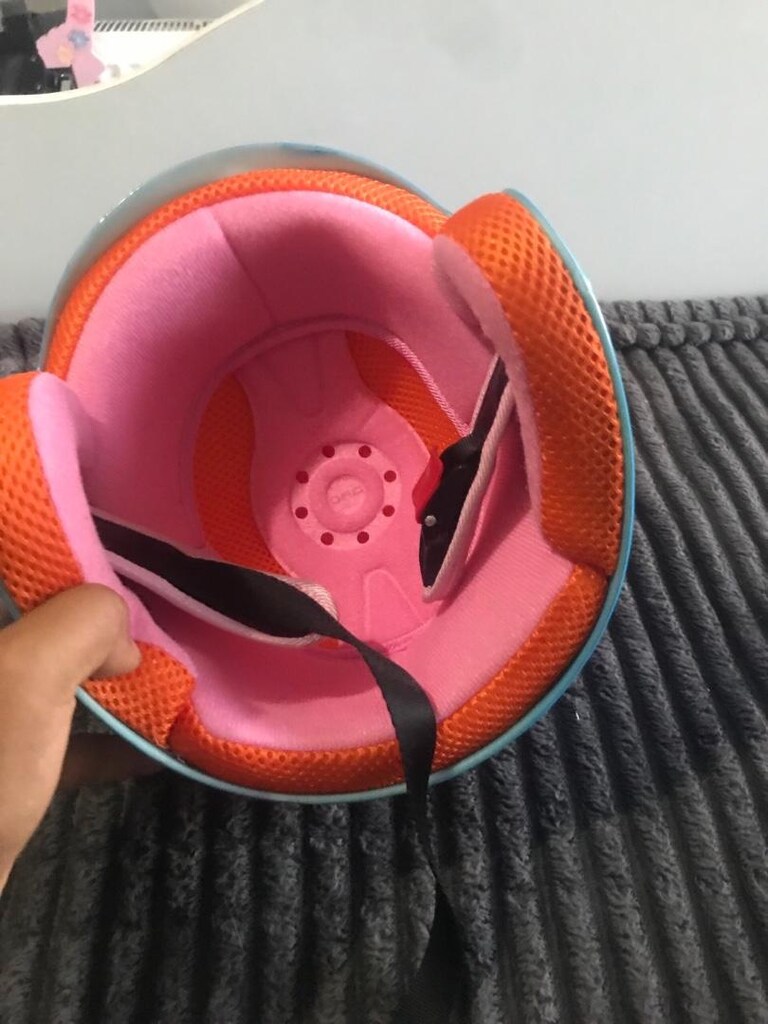 sıfır üründür camı kırıldı cocuk kaski - 4