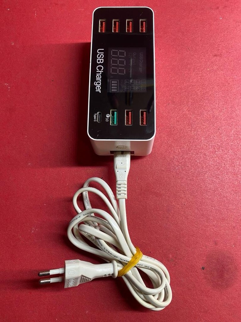 8 Port 40W 3A Type-C Dijital Amper Göstergeli Şarj İstasyonu - 3