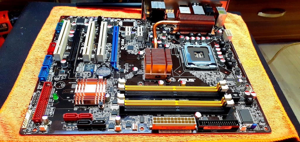 Asus P5K-E WIFI-AP 775 Socket SIFIR GiBi Eksiksiz Anakart-1 - 3
