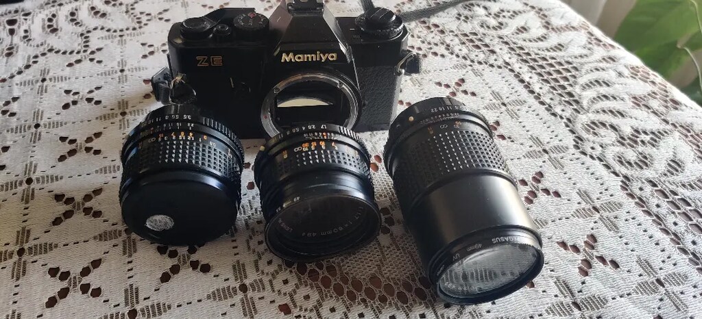 Mamiya ZE Analog Fotoğraf Makinesi.3 tane lens, flaş ve kılıfı mevcut. - 10