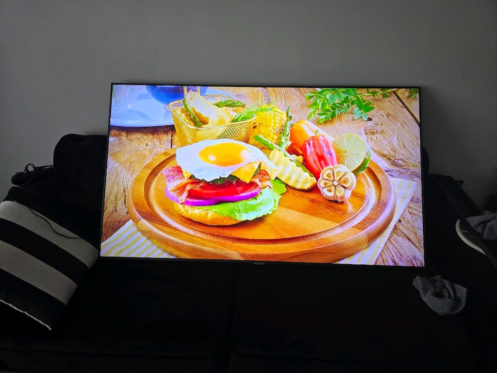 Samsung QE65Q80T 65" 4K ULTRA HD QLED TV - 2