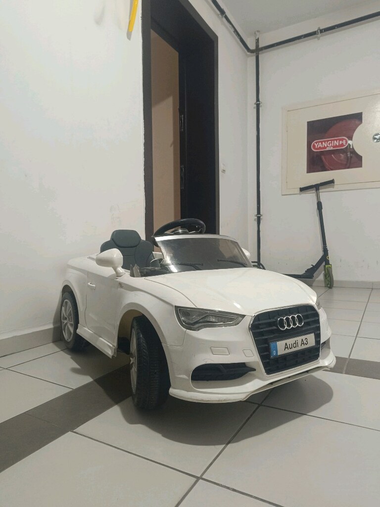 audi akülü araba lisansli - 2