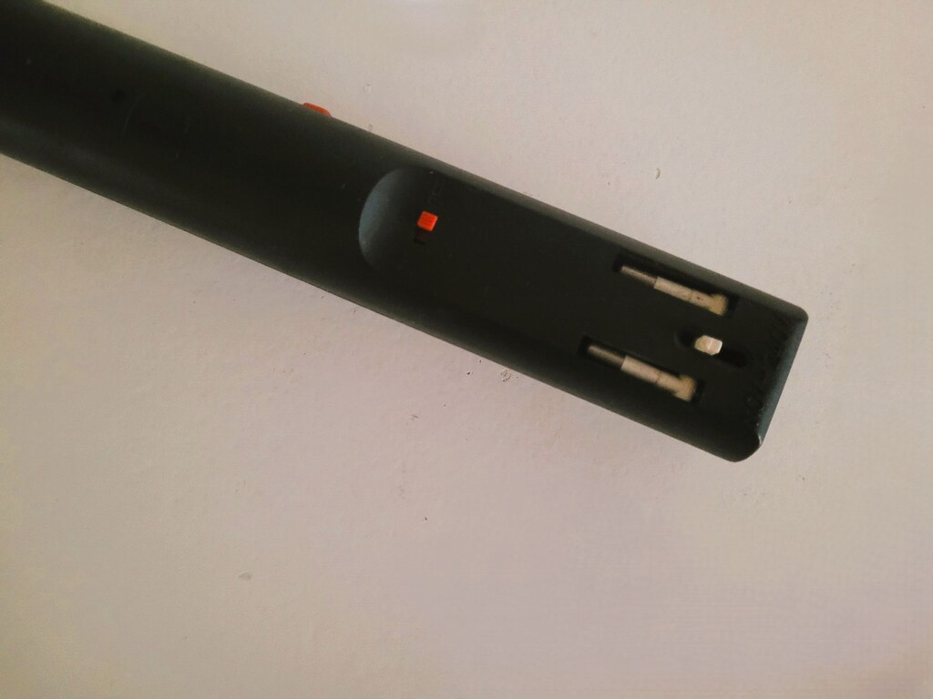 Zap It! Sinek/Böcek Vurucu Raket - Elektrik Şarjı - LED Işık - 4