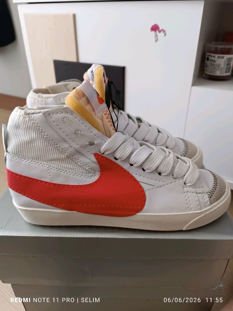 NİKE BLAZER SNEAKER