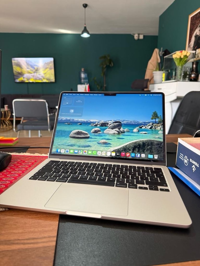 MacBook Air m3 - 3