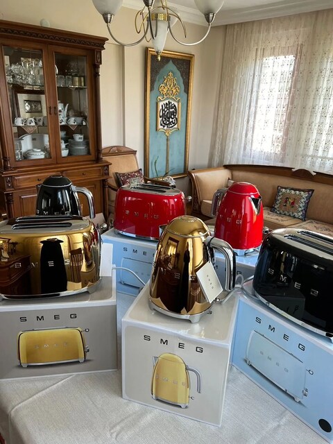 SMEG KETTLE VE EKMEK KIZARTMA MAKİNESİ