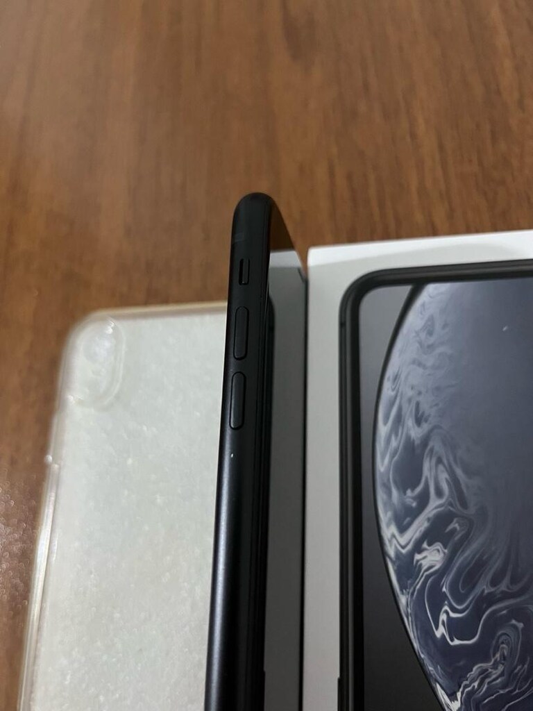 Apple iPhone XR 64 GB - 10
