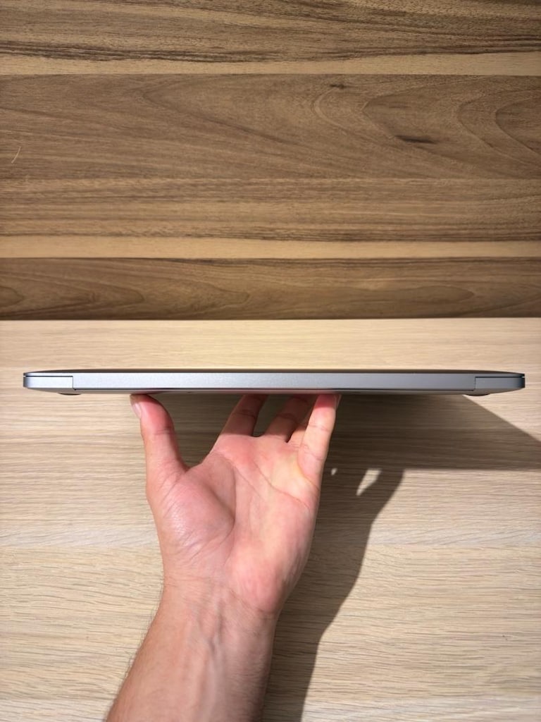 MacBook Air / M1 / 13 inç / 8 GB Ram / 256 GB Ssd - 7