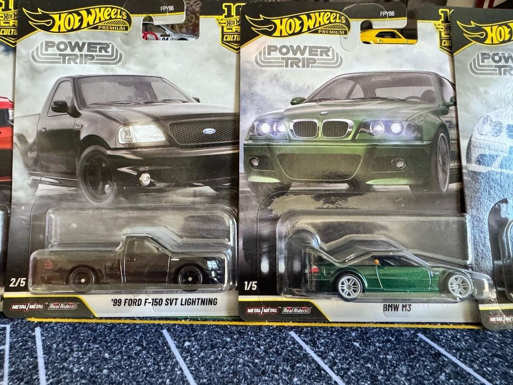 HOTWHEELS PREMIUM POWER TRIP - 2