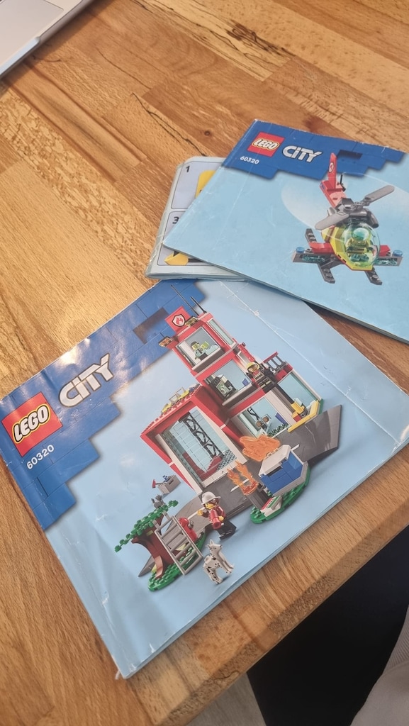 Lego City Set 60320 - 6