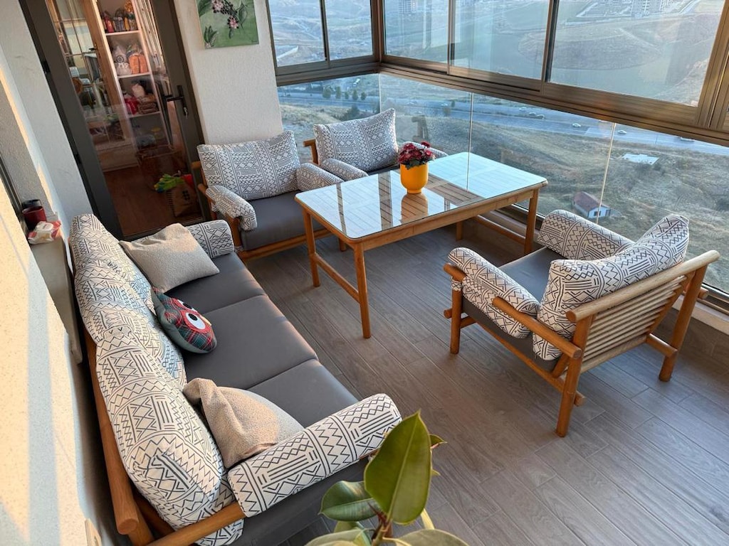 MASİF AHŞAP BALKON TAKIMI - 7