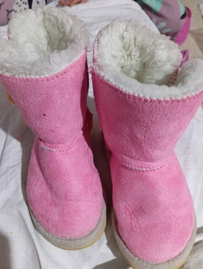 UGG bot - 4