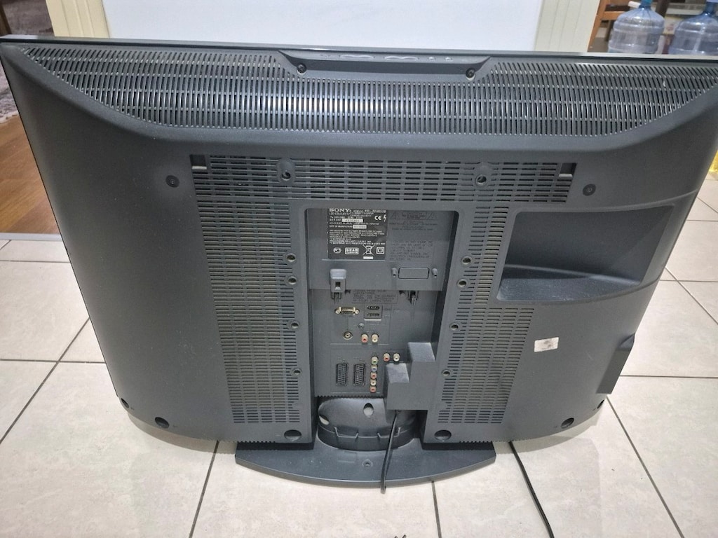 Sony Bravia 32" LCD TV - 2