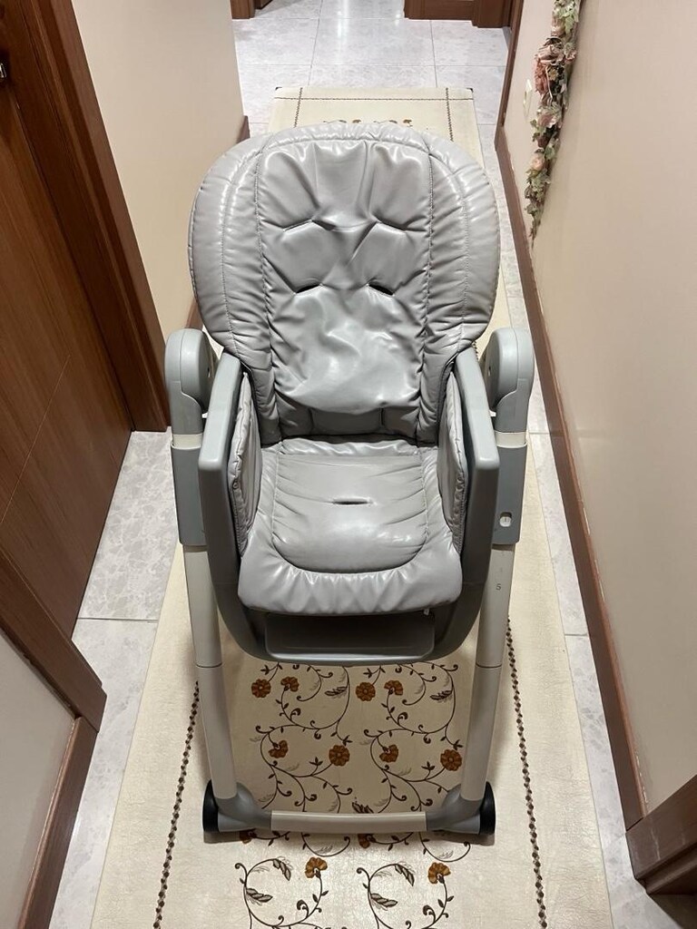 JOİE Mama Sandalyesi çok az kullanıldı. - 2