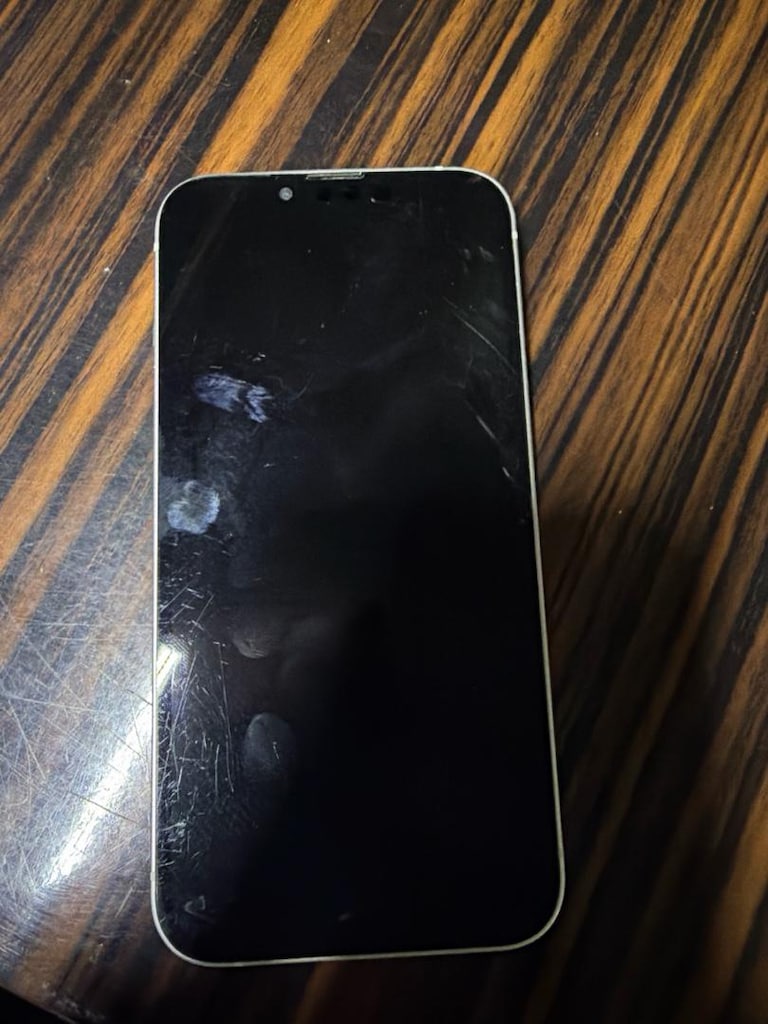 iPhone 13 düz arka kapak kırık pil 75 - Sıfırından Uygun Fiyata Al
