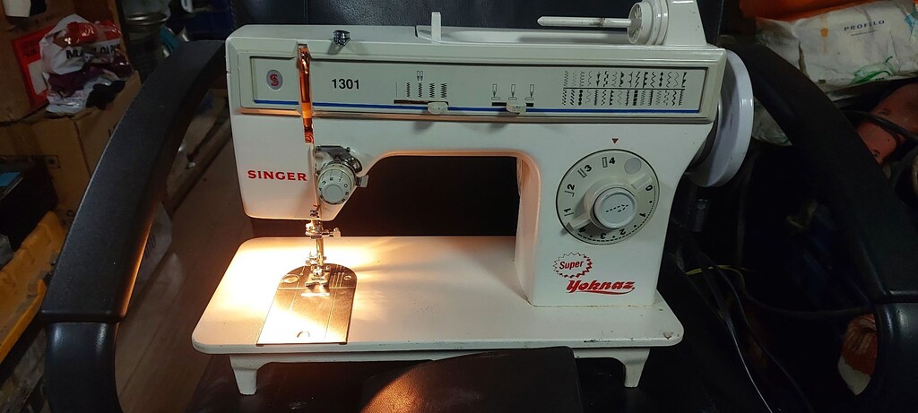 Singer dikiş makinası AZ KULLANILMIŞ GÖRÜLDÜGÜ GİBİ ALTINA BİR KUTU YA - 6