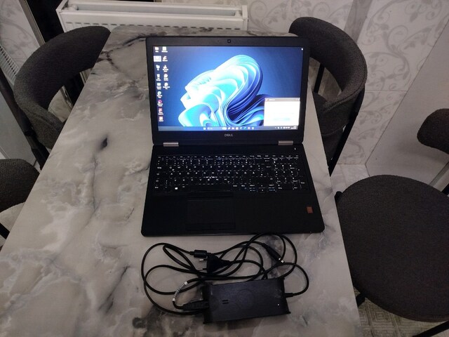DELL LATITUDE E5570