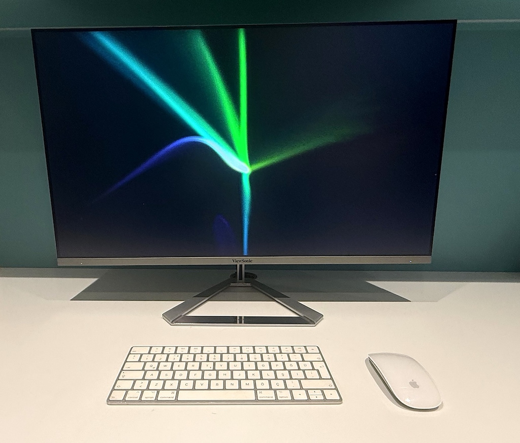 Hackintosh Mac Pro i9-9900K 64GB Vega FE 5TB SSD + 32" Monitör - 9