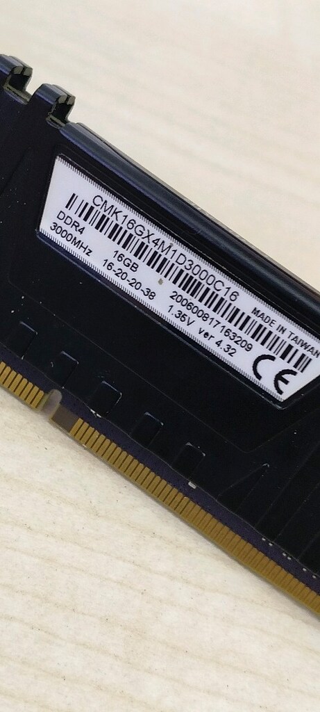 CORSAİR DDR4 16 GB. 3000 MHZ. TEK SLOT - 3