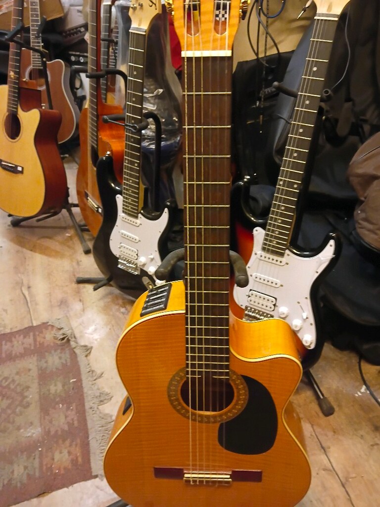 Takamine Jasmin elektro klasik sifir ayarinda - 2