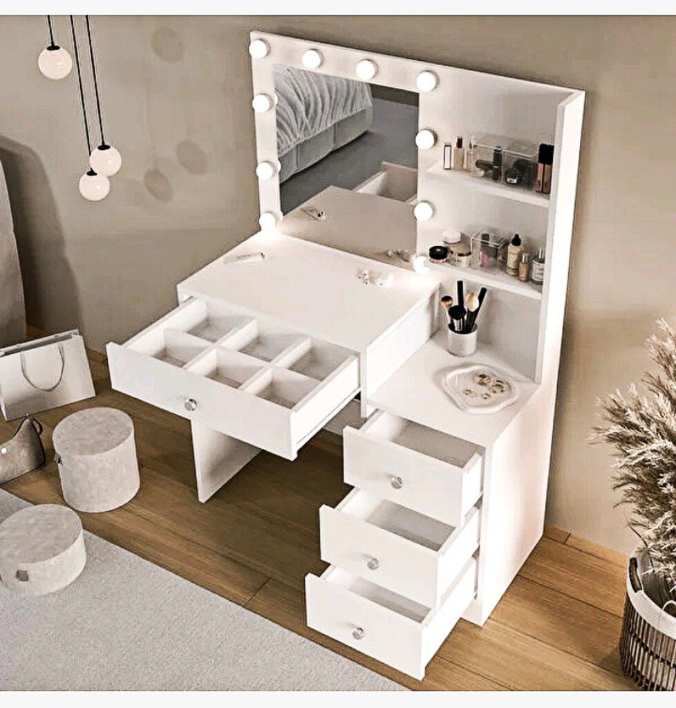 Makyaj Masası Led Işıklı (SIFIR)