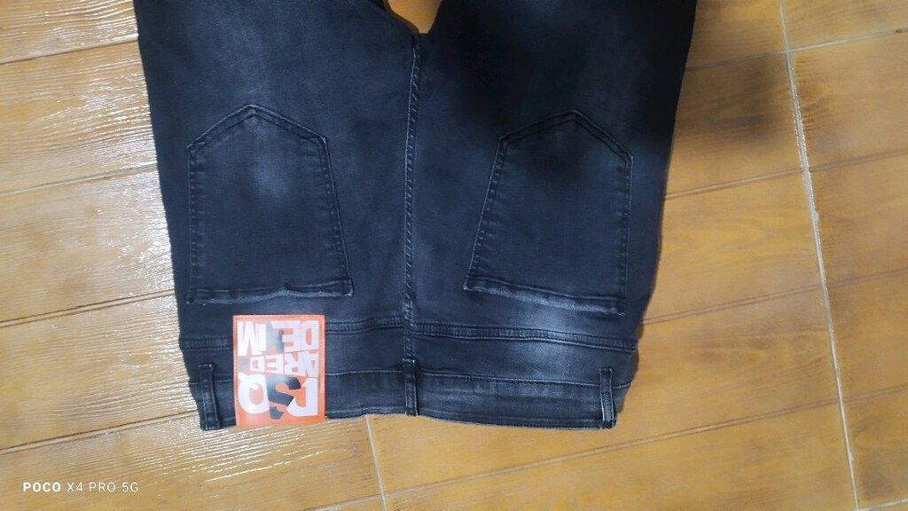 #Dsquared2 Likralı jeans pantolon .Eni çekilince 47  Boyu 100 paça 15? - 3