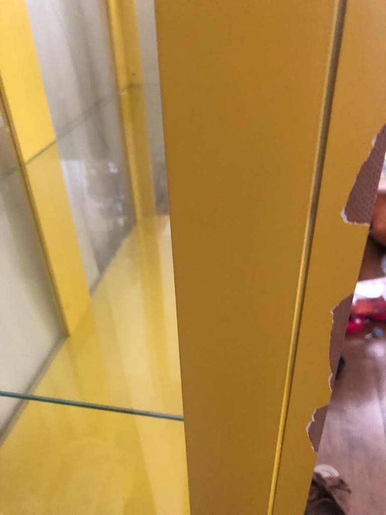 ikea stockholm sarı cam vitrin - 4