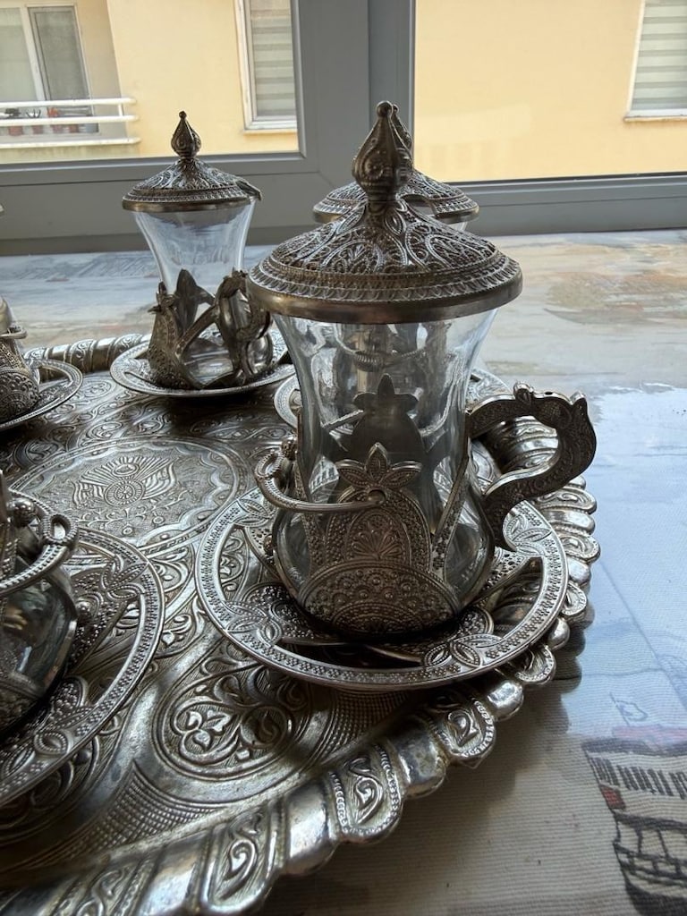 Gümüş Renk İşlemeli Otantik Çay Takımı (6 Kişilik - Tepsili & Kapaklı) - 2