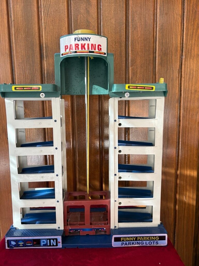 Vintage "Funny Parking" 1:64 Die-Cast Araç Sergileme Standı / Vitrini - 3