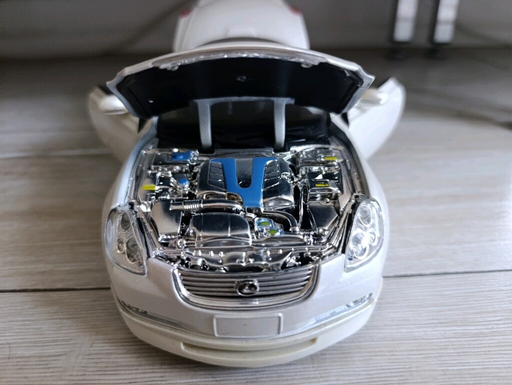 Maisto 1/18 Lexus sc 430 - 4