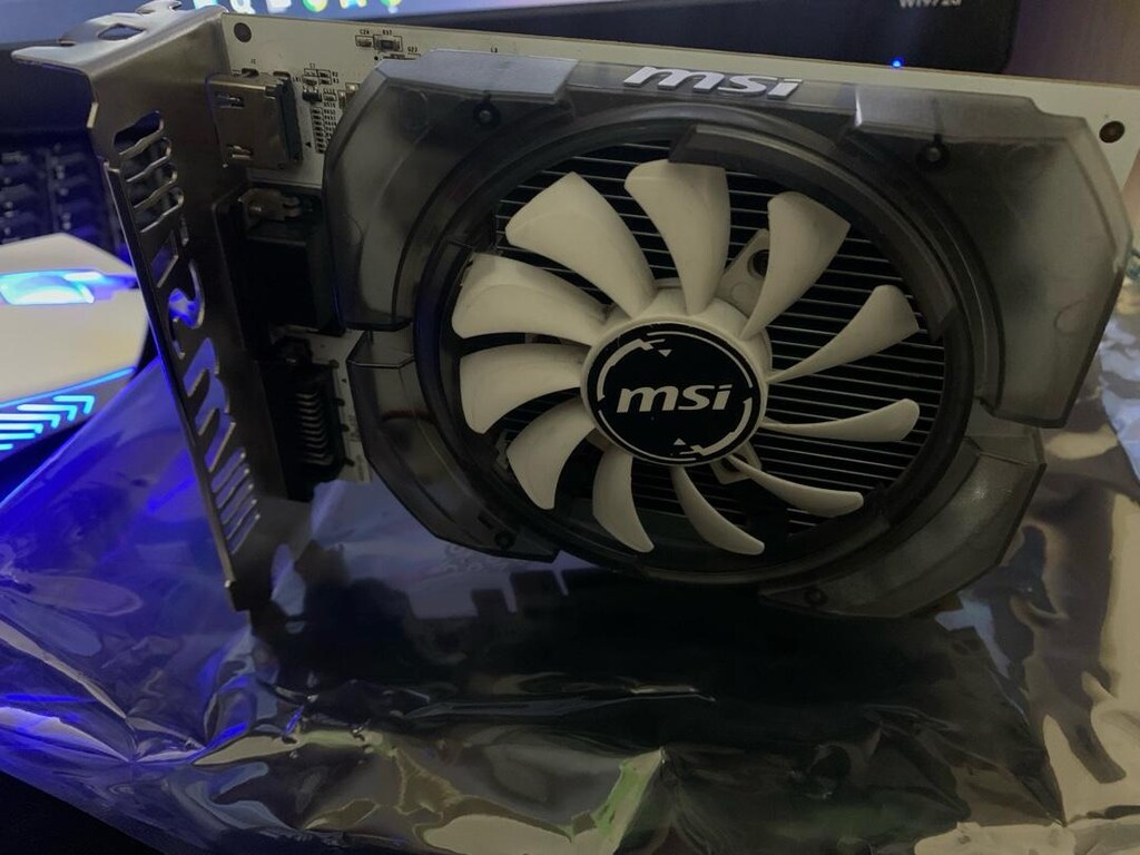 MSI NVIDIA GeForce GT730 - 3