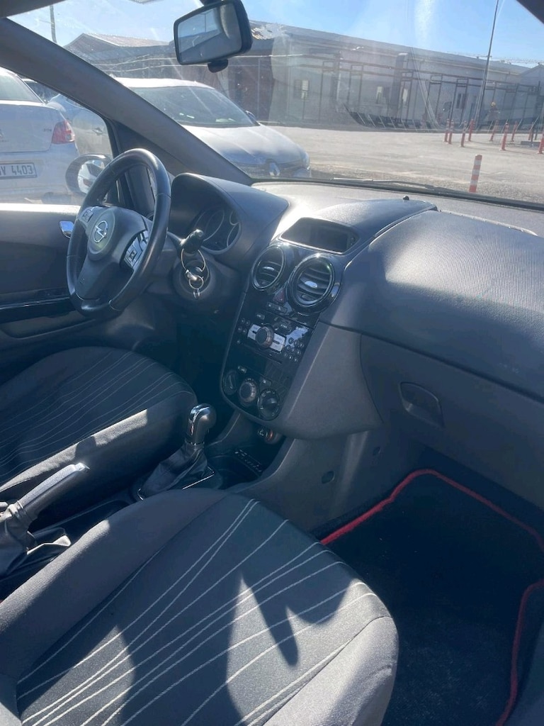 Opel Corsa 1.4 Benzinli (2011) - 9