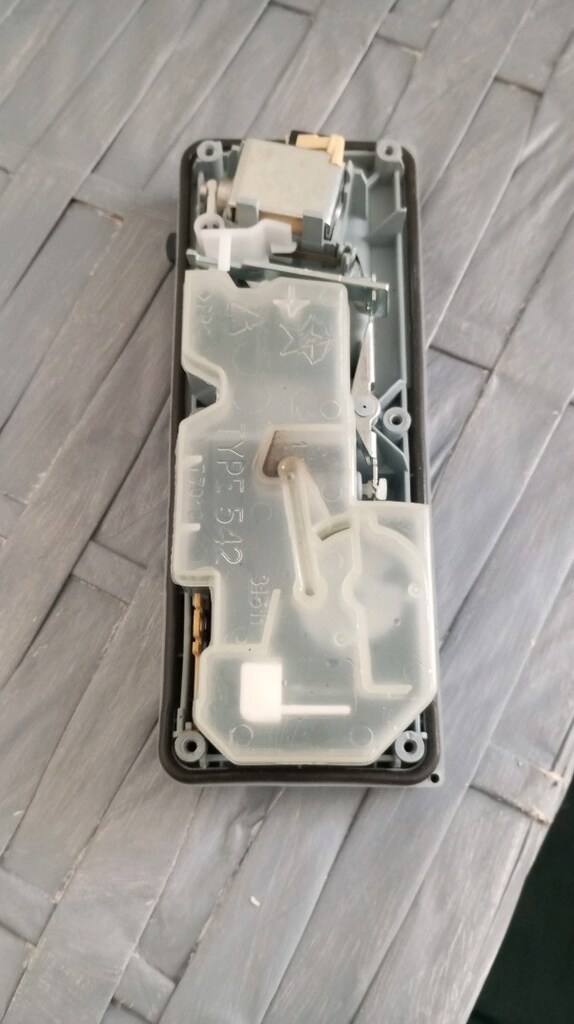 Hotpoint Ariston Lbf31 bulaşık Makinesi deterjan haznesi - 2