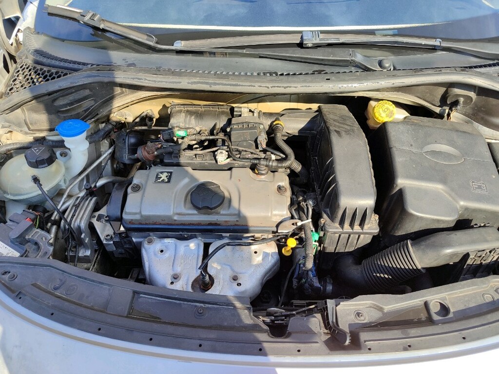 Peugeot 207 - 13
