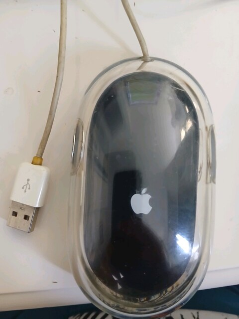 Apple Pro Efsane Mouse Şefaf Kasalı (Model M5769)'dur.