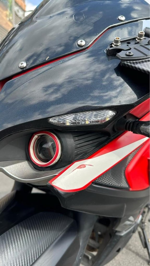 BAJAJ RS 200 - 19