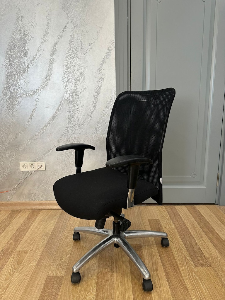 KLAS OFİS ÜSKÜDAR KOÇ MARKA ÇALIŞMA KOLTUĞU İKİNCİ EL - 3