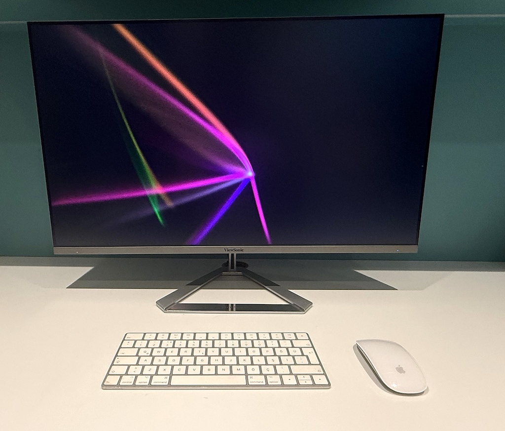 Hackintosh Mac Pro i9-9900K 64GB Vega FE 5TB SSD + 32" Monitör - 8