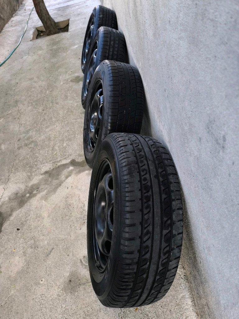 TOYOTA COROLLA EFSANE KASA ORJİNAL 4 JANT VE 4 SIFIR LASTİKLERİ - 3