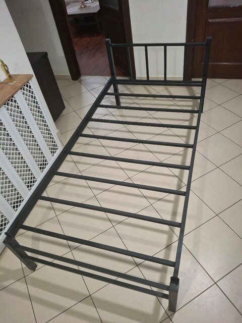 metal siyah karyola